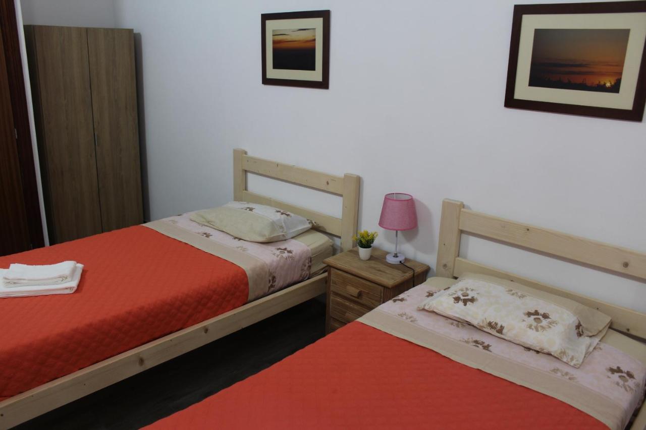 Vitorino De Nemesio Guesthouse Понта Делгада Екстериор снимка